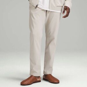 Lululemon Athletica ABC Slim-Fit Woven Air Classic Trouser 38x30 in Mojave Tan